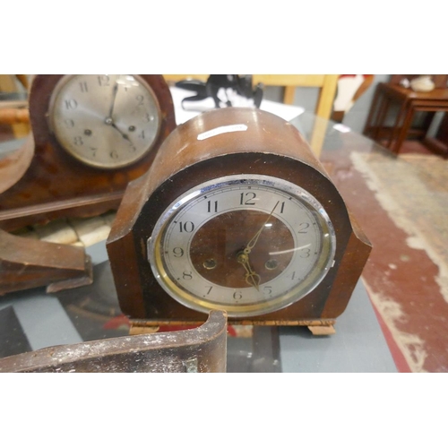 331 - Collection of mantle clocks