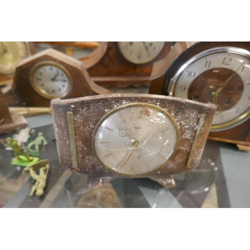 331 - Collection of mantle clocks