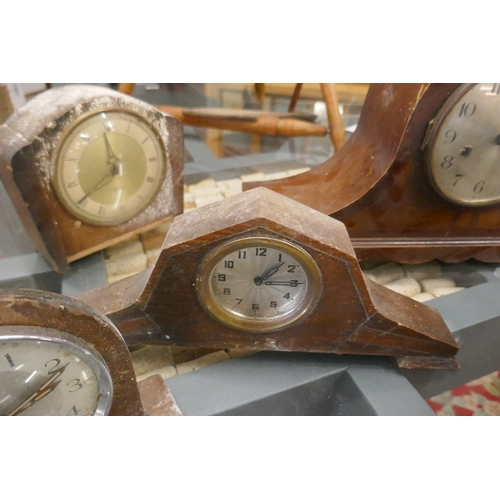 331 - Collection of mantle clocks