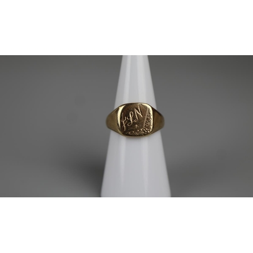 68 - Gold ring together with 3 gold teeth - Approx weight of ring 5.5g - Approx overall weight of teeth 7... 