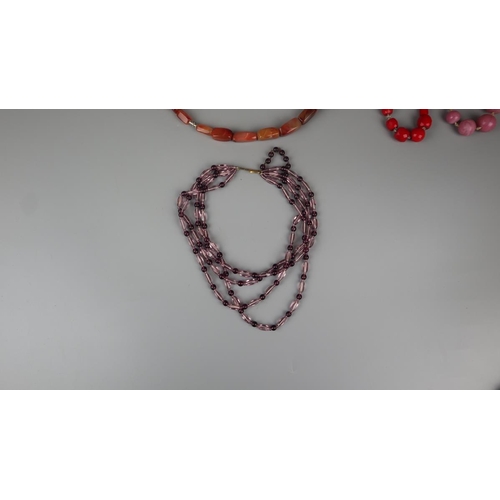 82 - Collection of beads to include Murano