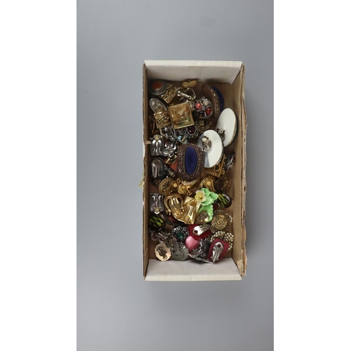 88 - Collection of costume jewellery include a large amount of vintage clip-ons and contemporary&nbs... 