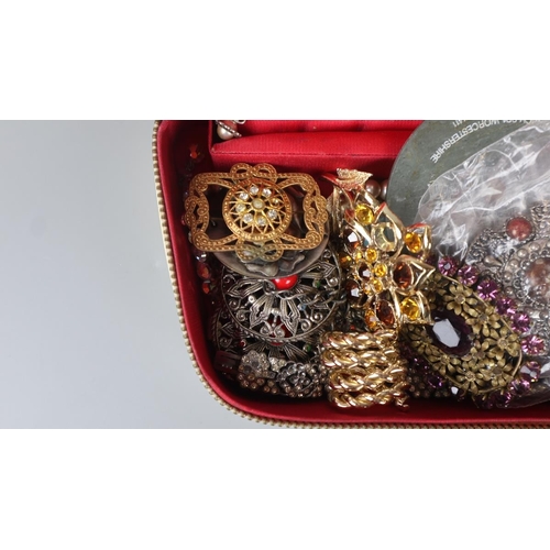 97 - Box of jewellery