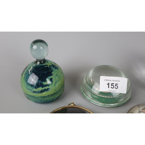 155 - Collection of glass to include Mdina and Cameo