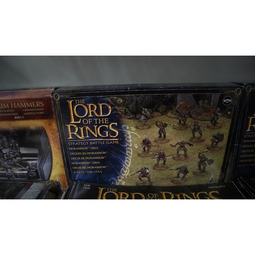 166 - Quantity of boxed The Lord of Rings figures and magazines
