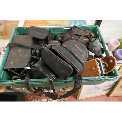 278 - Collection of cameras and camera equipment