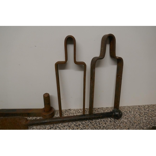 295 - Collection of antique gate furniture