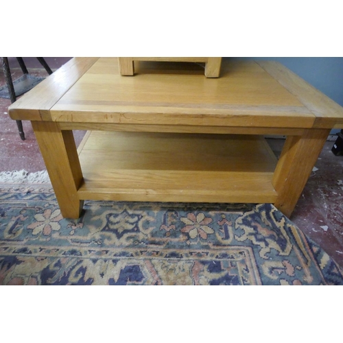 342 - Solid oak coffee table with chest of 3 drawers