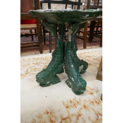 402 - Victorian lead bird bath on dolphin base - Approx height: 50cm