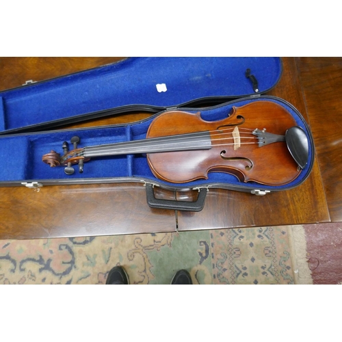 186 - Antique full sized French violin in case marked Compagnon