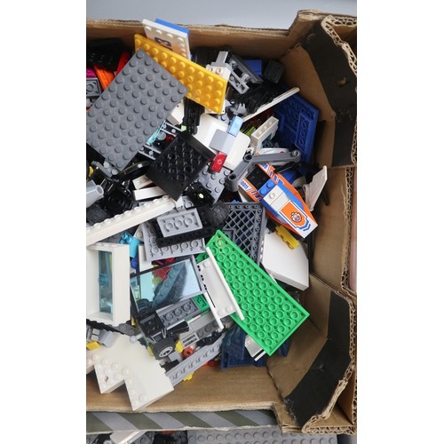 277 - Large quantity of mixed Lego to include Star Wars, Simpsons, and many figures 10+kg