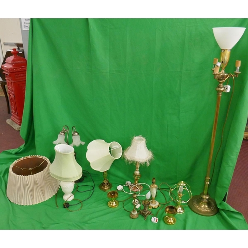 394 - Large collection of lamps to include a standard lamp