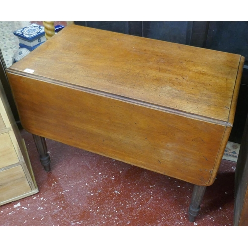 405 - Regency mahogany Pembroke table with drawer