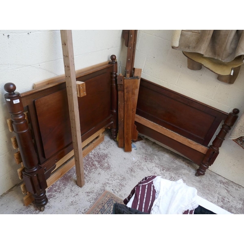 417 - Mahogany framed double bed