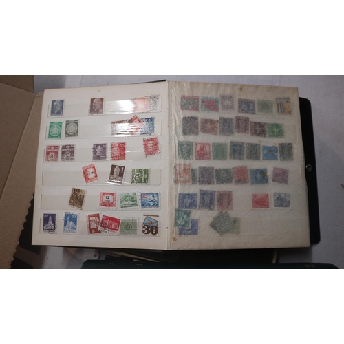 124 - Stamps - Collection of stamps