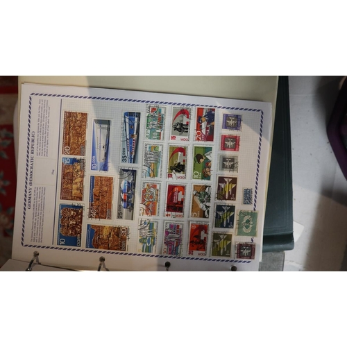 124 - Stamps - Collection of stamps