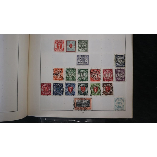 127 - Stamps - Vintage Viceroy stamp album with many high value stamps mostly - Edwardian/Victorian