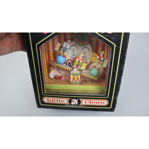 196 - 2 boxed mechanical music boxes - Theatre and Circus