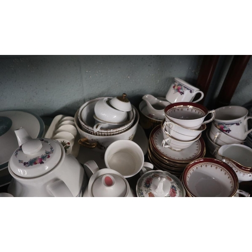 219 - Collection of ceramics to include Royal Doulton etc