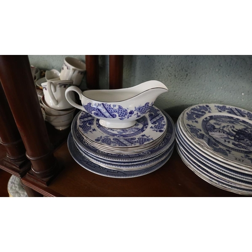 227 - Collection of blue and white china