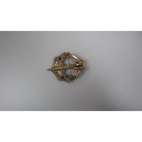 79 - Unusual stone set brooch