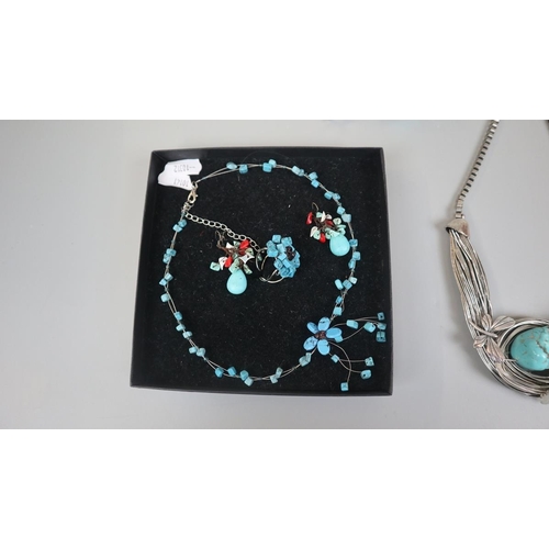 85 - Collection of mostly turquoise jewellery