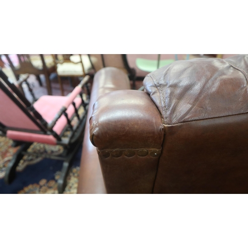 468 - Leather lounge chair