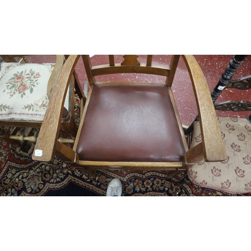 475 - Oak armchair - Attributed to Gordon Russel