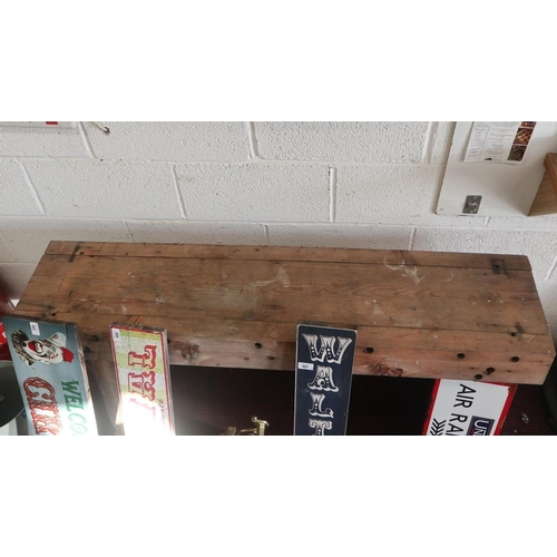 347 - Vintage pine workbench - Approx size: W: 137cm D: 52cm H: 70cm