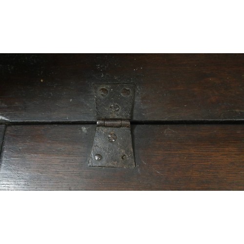 367 - Early carved oak settle – L: 112cm H: 122cm D: 47cm