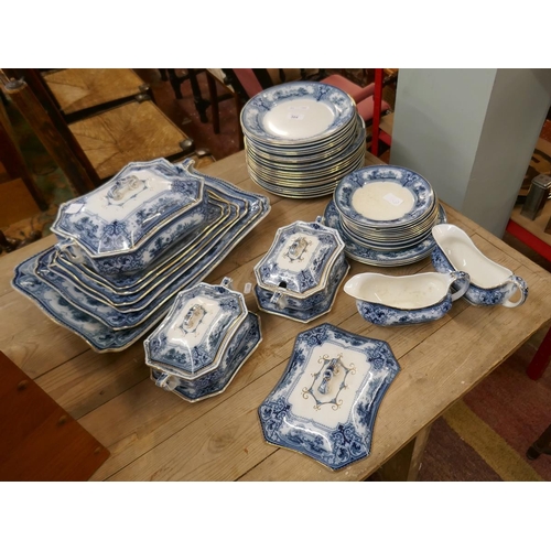 304 - Blue and white dinner service - Verona