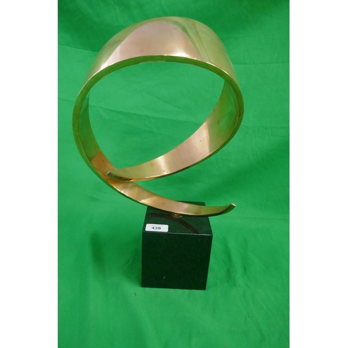 438 - Italian brass ribbon sculpture marked Fonderia Italy, JR 6/9 96 on marble base - Approx height: 44cm