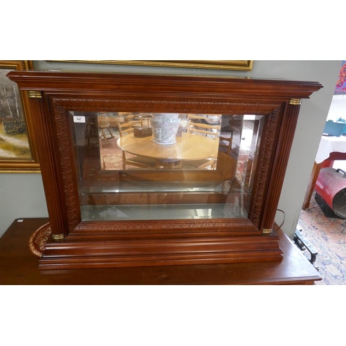 447 - Display cabinet with mirrored back - Size: W:100cm D:36cm H:74cm