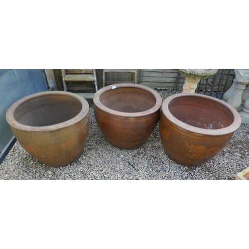 520 - 3 large glazed garden pot planters adorned with dragons - Approx height: 53cm