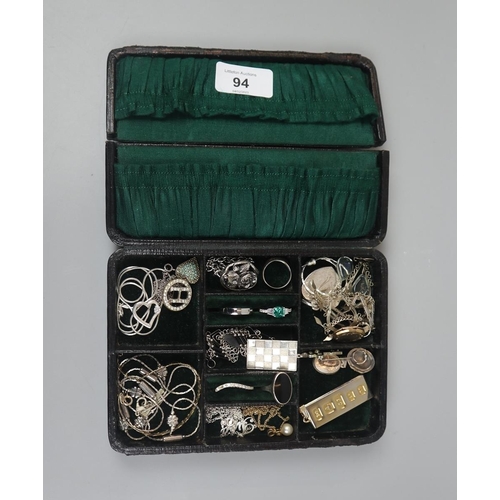 94 - Collection of jewellery to include silver