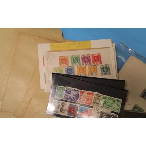 176 - Stamps - Foreign and Commonwealth for sorting