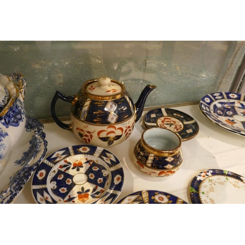 203 - Collection of ceramics