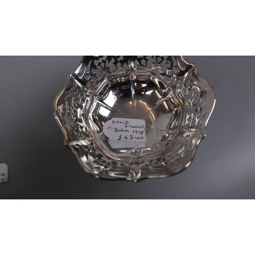 21 - Hallmarked silver bonbon dish together with pair of hallmarked silver napkin rings - Approx weight 1... 