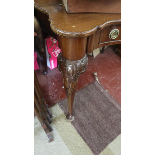 270 - Georgian style hall table