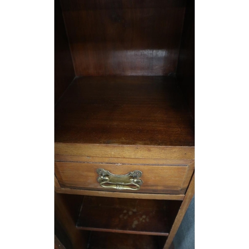 353 - Edwardian walnut book case/shelves - Size: W:122cm D:35cm H:130cm