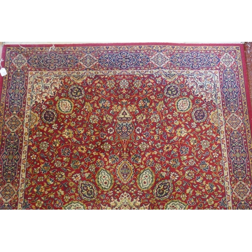 441 - Red patterned rug - Size: 215cm x 140cm