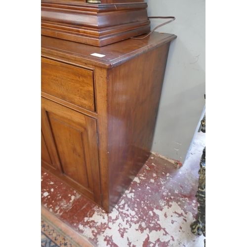 448 - Mahogany sideboard - Size: W:139cm D:52cm H:80cm