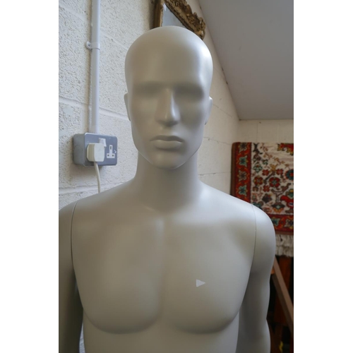 454 - Large mannequin - Approx height: 191cm together with child mannequin