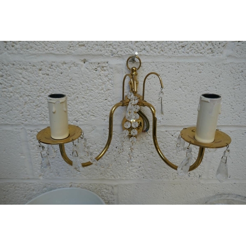 464 - Collection of wall sconces