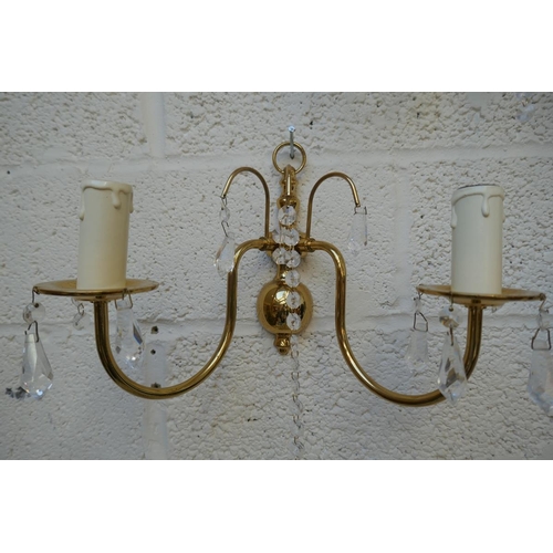 464 - Collection of wall sconces