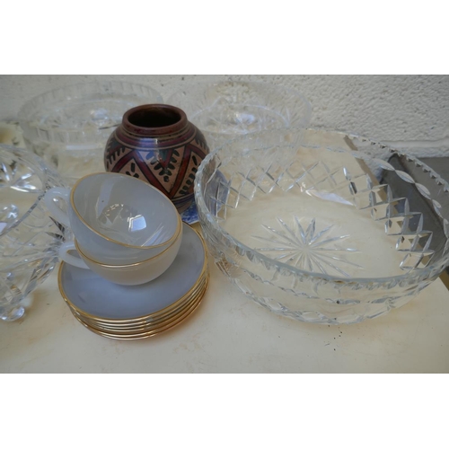 465 - 6 cut glass fruit bowls together with a collection of ceramics to include Aynsley