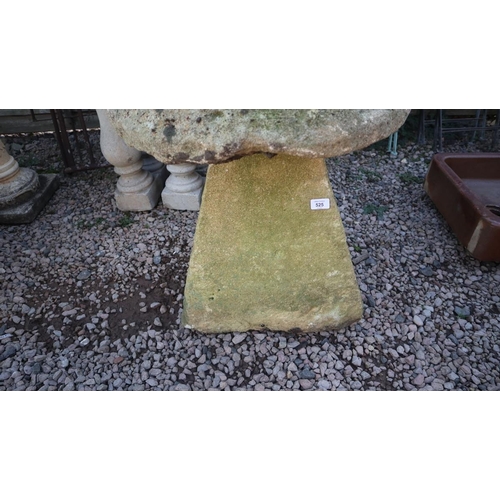 525 - Staddle stone - Approx height: 80cm