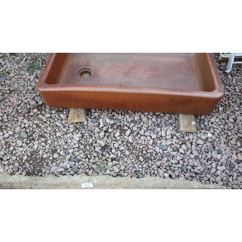 527 - Outdoor salt glazed scullery sink