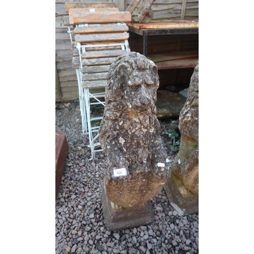 530 - Pair of stone lions - Approx height: 82cm