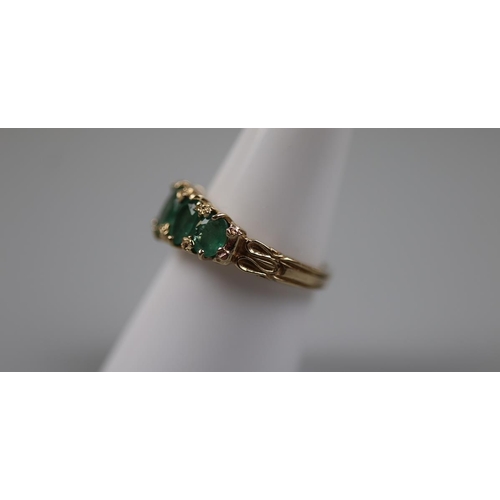 75 - 9ct gold 5 stone emerald ring - Size: P